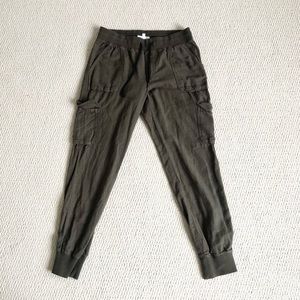 Aritzia Community Cargo Joggers